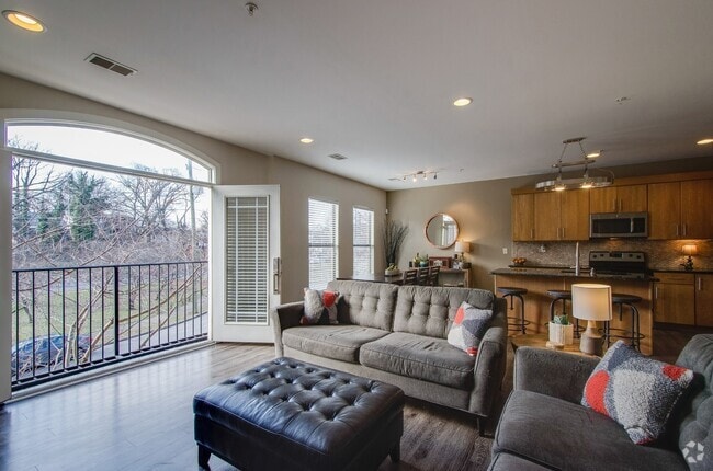 Building Photo - 760 Wedgewood Park