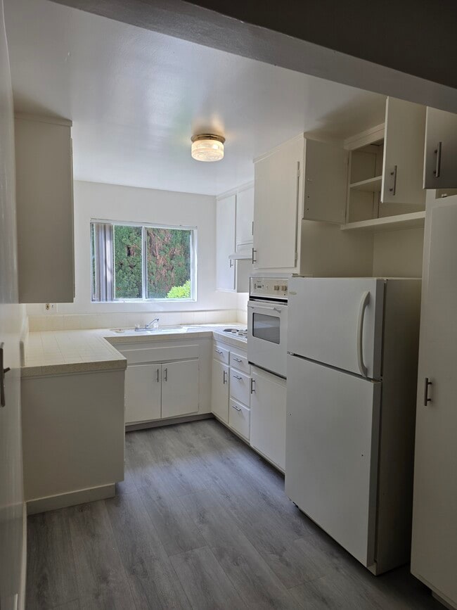 #13 kitchen - Via Del Amo Apartments