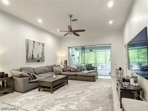 Building Photo - 725 Mainsail Pl