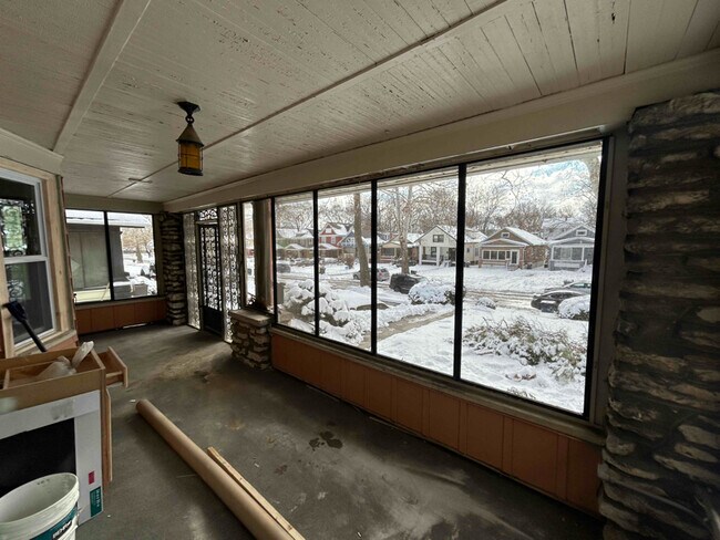 Foto del edificio - 3216 E 28th St