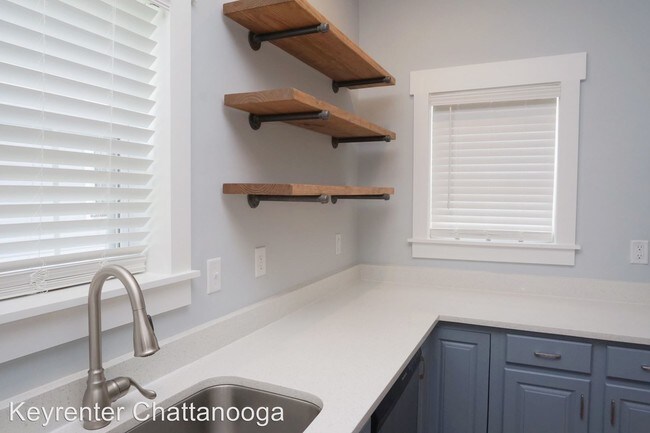 Foto del edificio - 3 br, 2 bath House - 108 Sawyer St