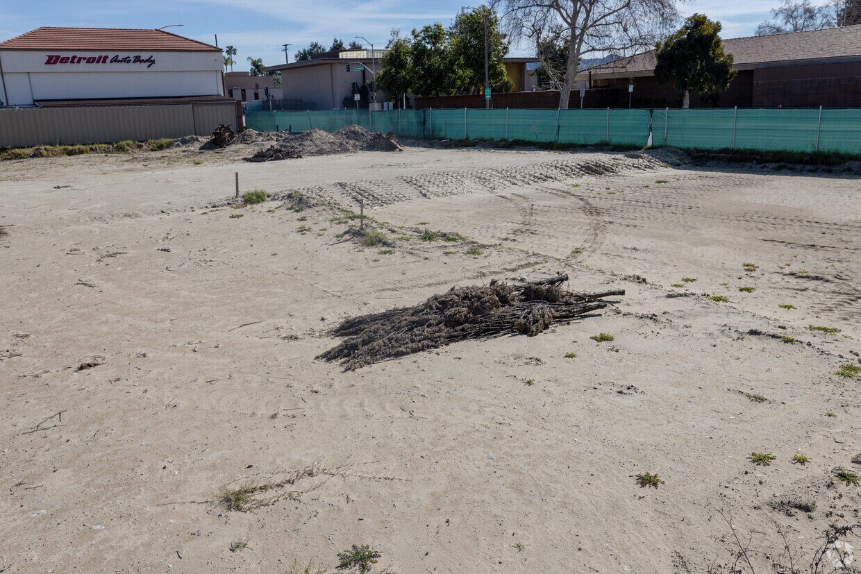 02/2022 - 155 E San Bernardino Rd