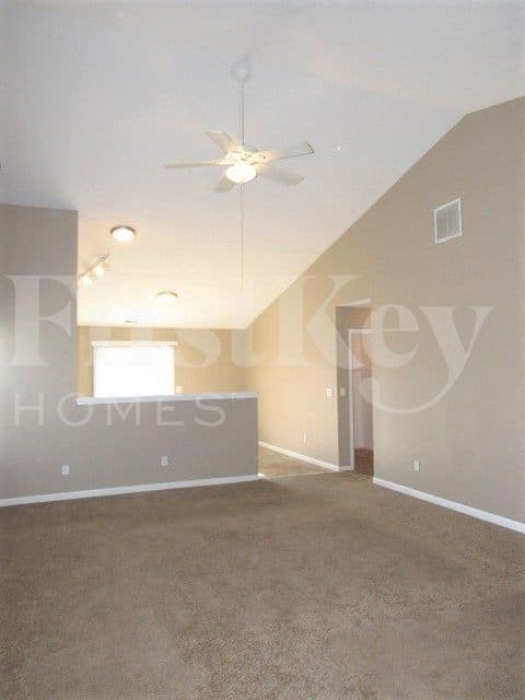 Building Photo - 10235 Lone Wolf Dr