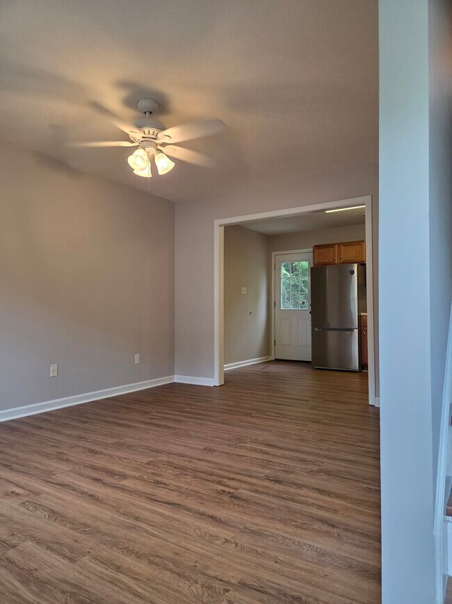 Foto del edificio - 3929 Acorn Dr