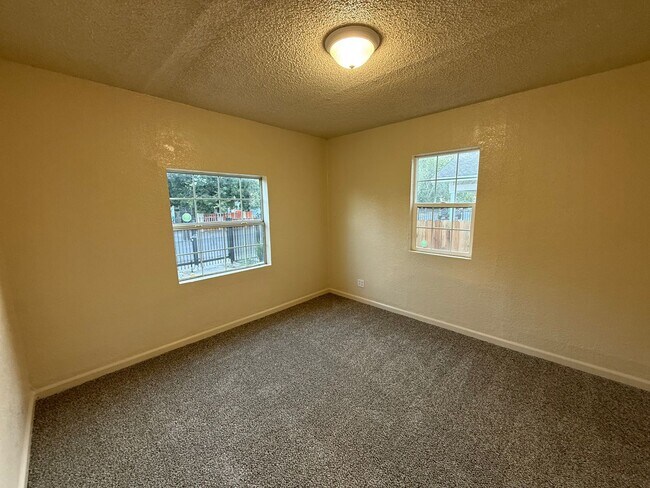 Foto del edificio - 3534 20th Ave
