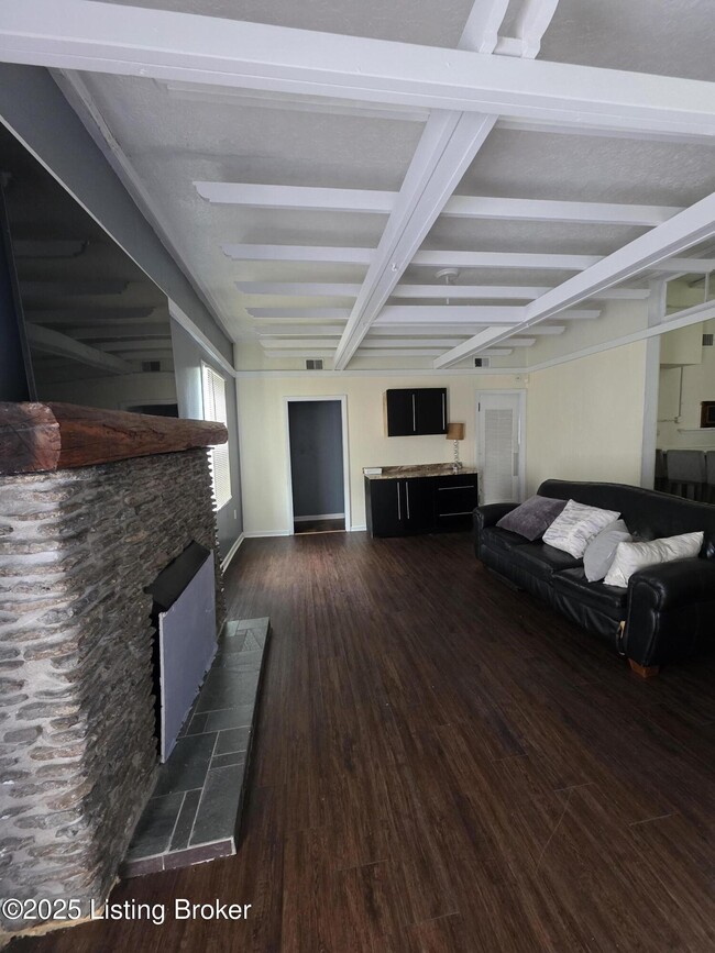 Foto del edificio - 9220 Preston Hwy