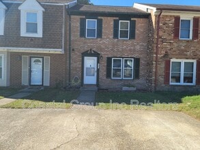 Building Photo - 2449 Reagan Ave