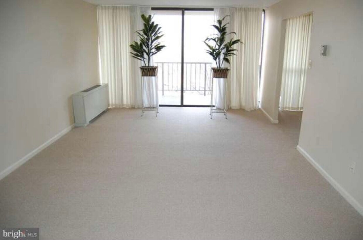 6100 Westchester Park Dr Unit 702, College Park, MD 20740 Condo for