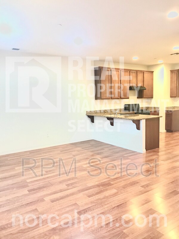 Foto del edificio - 8931 Cobble Crest Dr