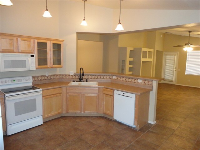 Building Photo - 3002 N 130th Ave