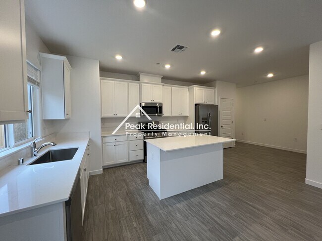 Building Photo - Brand New Rancho Cordova 3bd/2ba Home with...