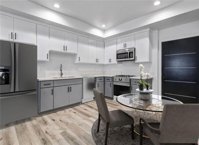 Foto del edificio - 4643 W 18th St