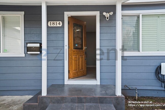 Building Photo - 1814 Armand Dr