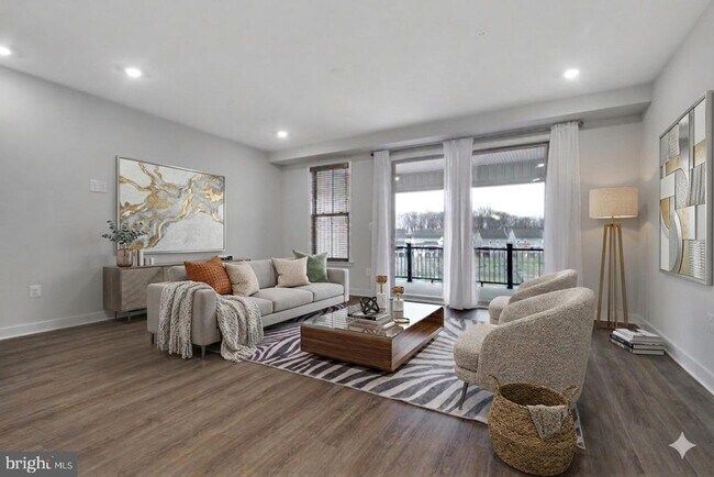 Foto del edificio - 11003 Resort Road