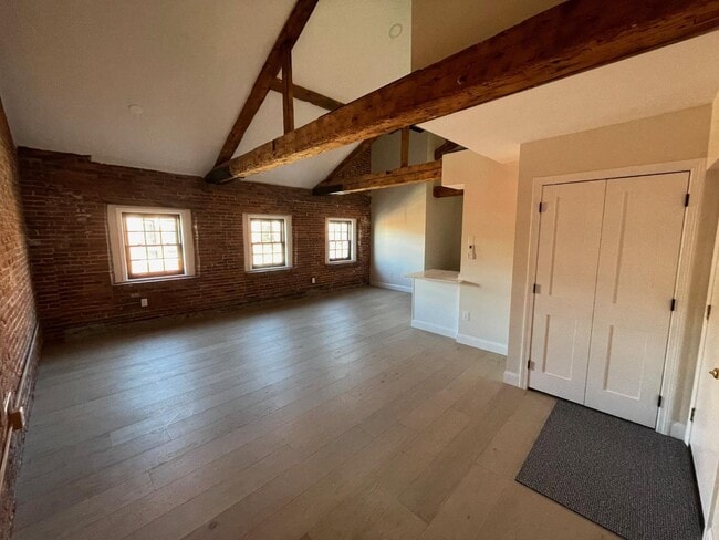 8 central street - 8 central street Apartment