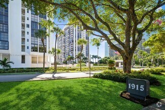 Building Photo - 1915 Brickell Ave