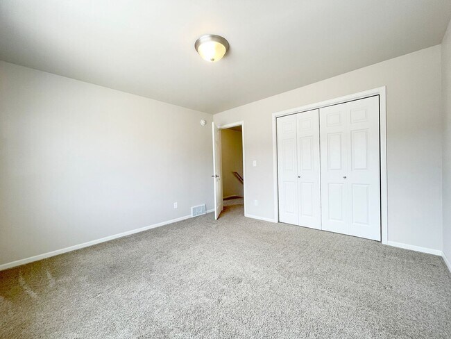 Foto del edificio - Woodside Townhomes
