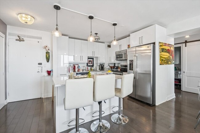 Building Photo - 3600 N Lake Shore Dr