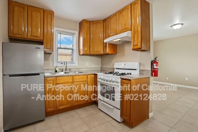 Building Photo - 312 W Tregallas Rd