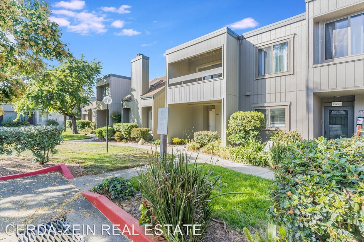 Foto principal - 3 br, 1.5 bath House - 3450 Dutchcap Lane