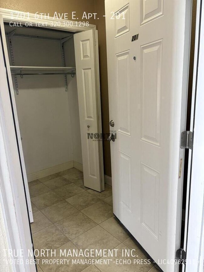 Building Photo - 1701 6th Ave E