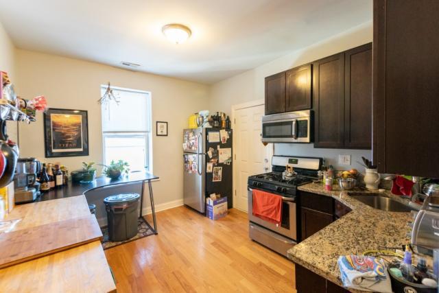 Building Photo - 2 bedroom in CHICAGO IL 60647