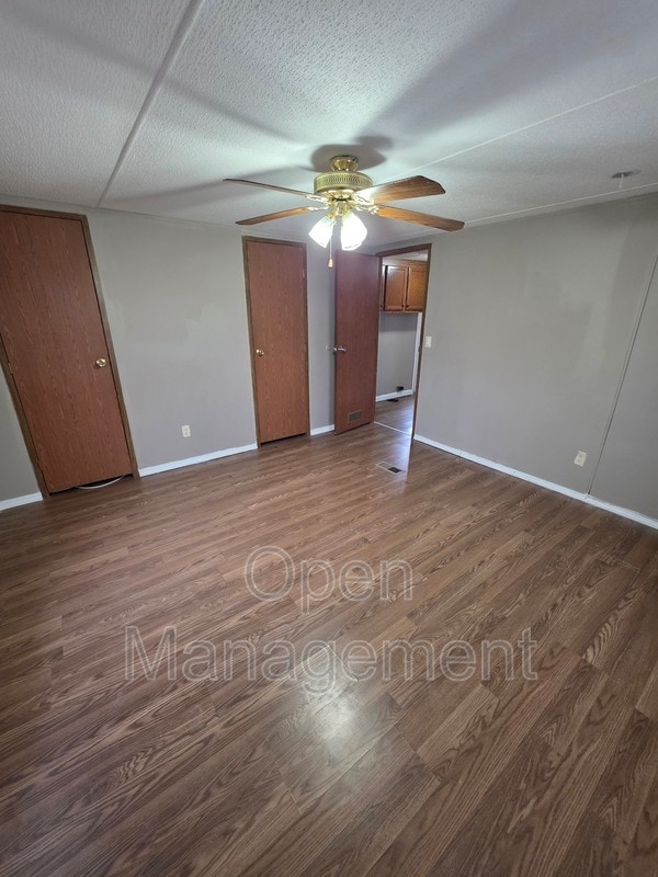 Building Photo - 16 English Village Park