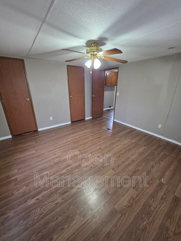 Foto del edificio - 16 English Village Park