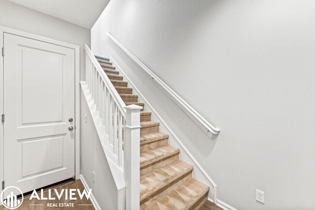 Building Photo - Your Next Home Awaits – Beautiful 3-Bedroom Irvine Townhome