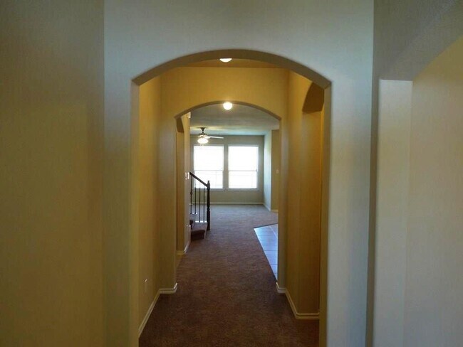Foto del edificio - 5901 Marsh Rail Dr