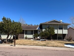 Building Photo - 5303 Meadowgreen Dr