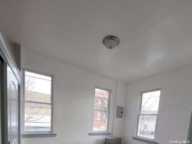 Building Photo - 170 Bradford St