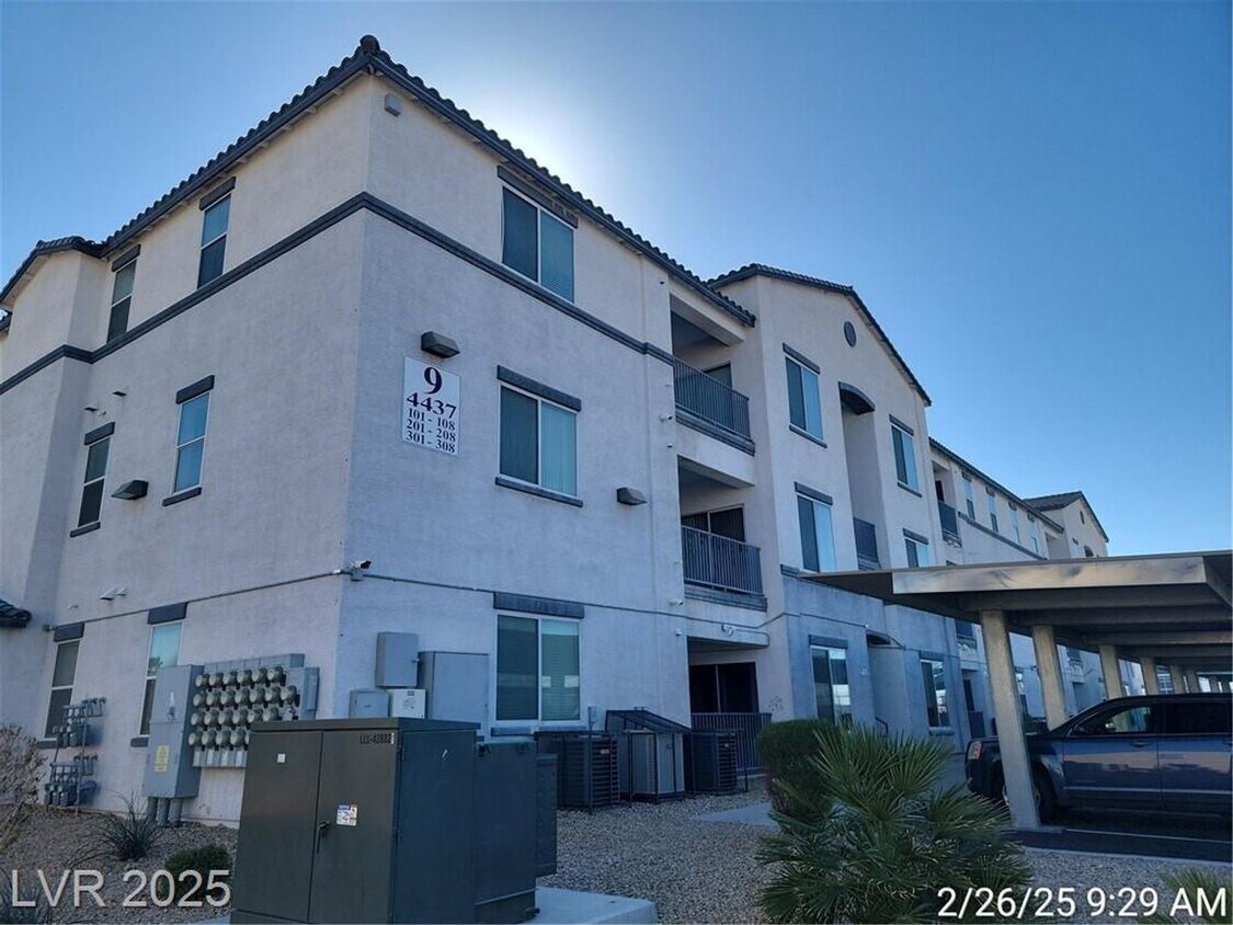 Foto principal - LOCATED JUST MINUTES FROM NELLIS AFB IN GU...