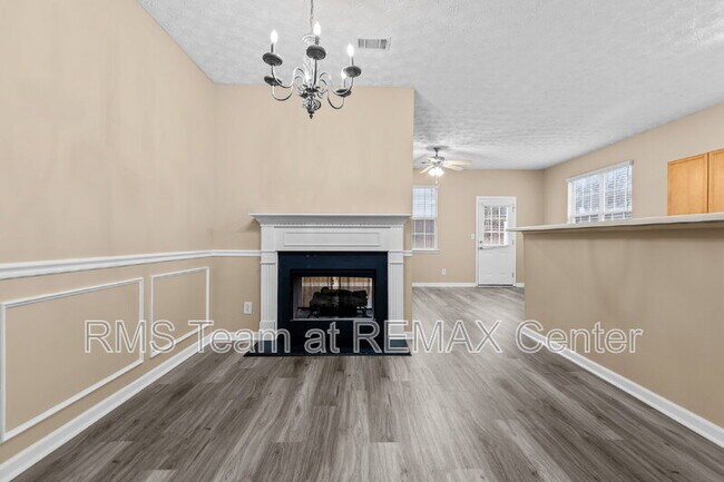 Building Photo - 4932 Vireo Dr