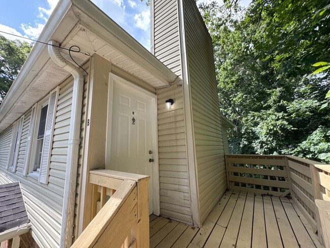 Building Photo - For Rent: 2 Bedroom | 1 Bath Duplex in Sou...