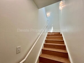 Building Photo - 216 E Hurd St