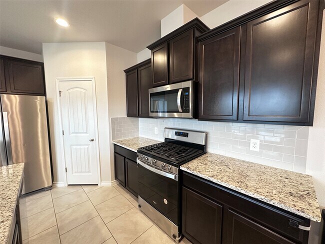 Foto del edificio - 7649 Herd Rider Ln