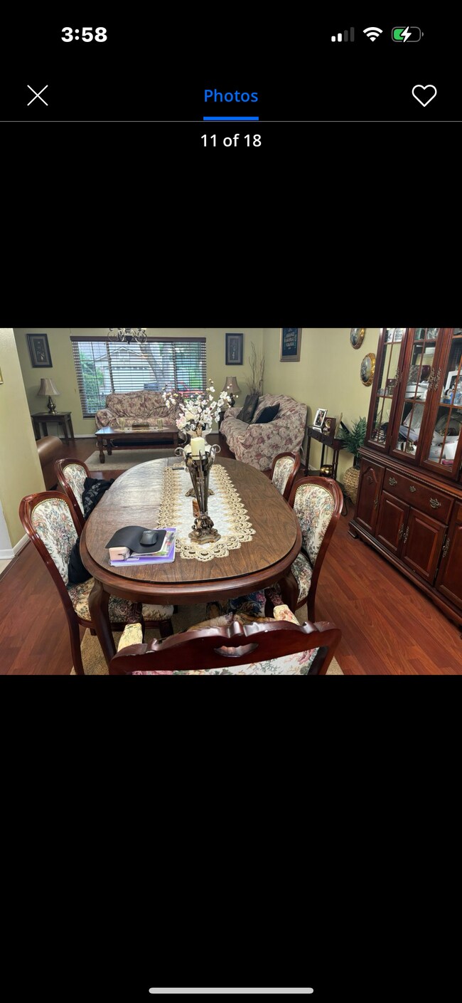 Comedor - 2415 Arborwood Dr