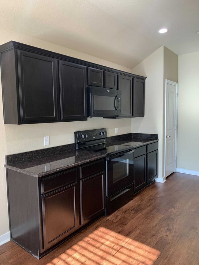 Building Photo - 3441 Cayman Dr