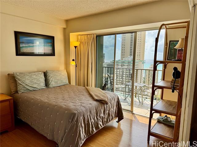 Foto del edificio - 2440 Kuhio Ave.