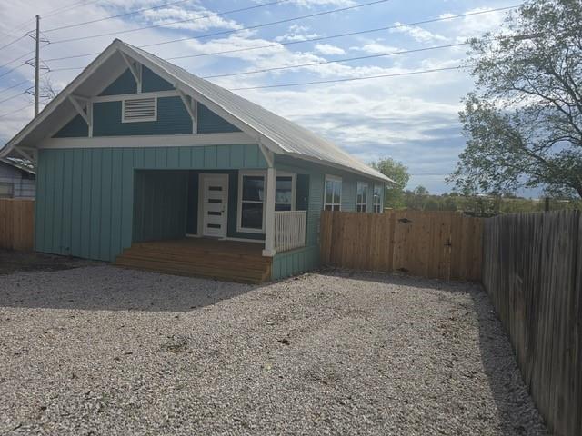 Primary Photo - 608 E Pecan St