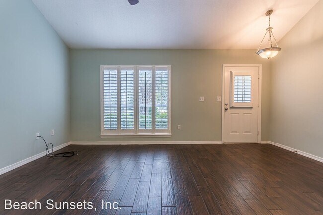 Building Photo - 2 br, 2 bath House - 126 Via Largo