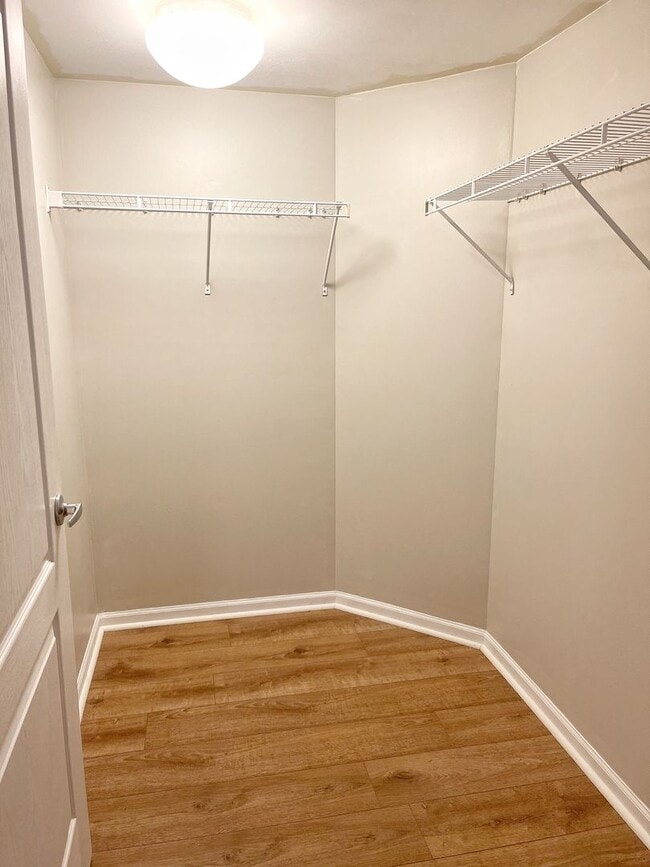 Foto del edificio - COMING SOON!!! Ground Floor Condo in Lake St Louis!