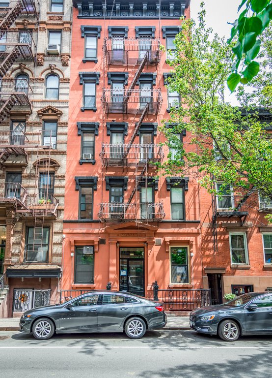 Building Photo - 117 W 15th St