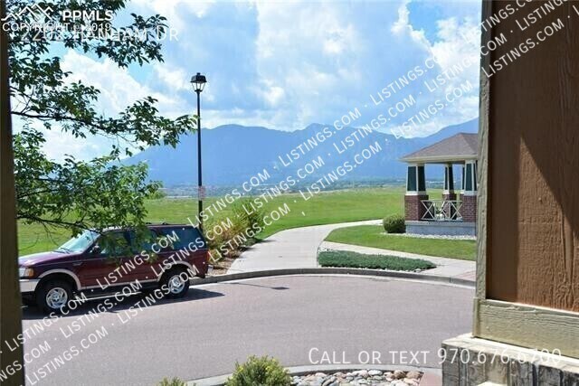 Building Photo - 2202 Hanham Dr