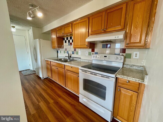 Building Photo - 19525 Gunners Branch Rd