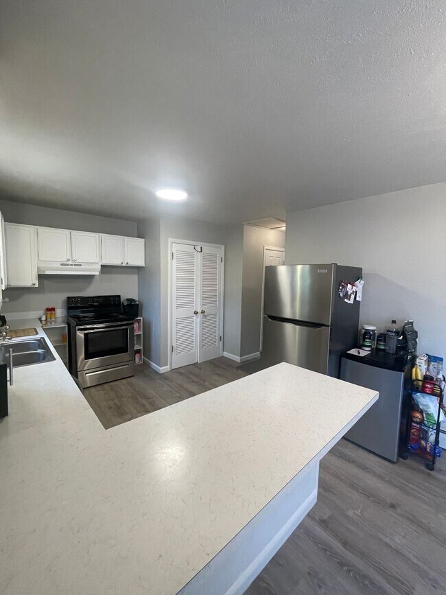 Foto del edificio - Renovated 3 Bedroom 1.5 Bathroom in Arvada!