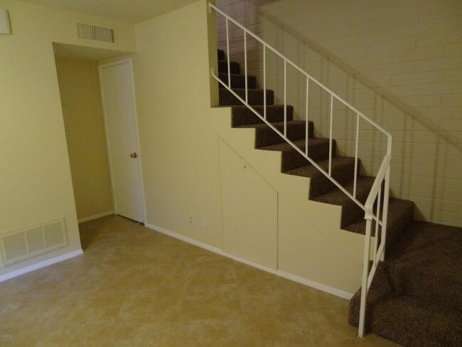 Foto del edificio - 1023 N 84th Pl