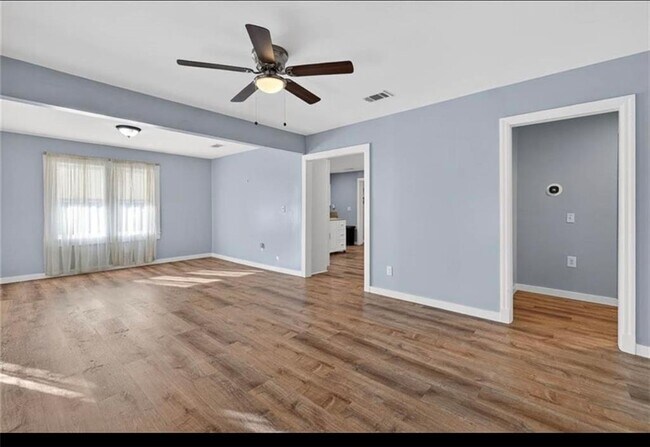 Foto del edificio - 2329 Reynolds St
