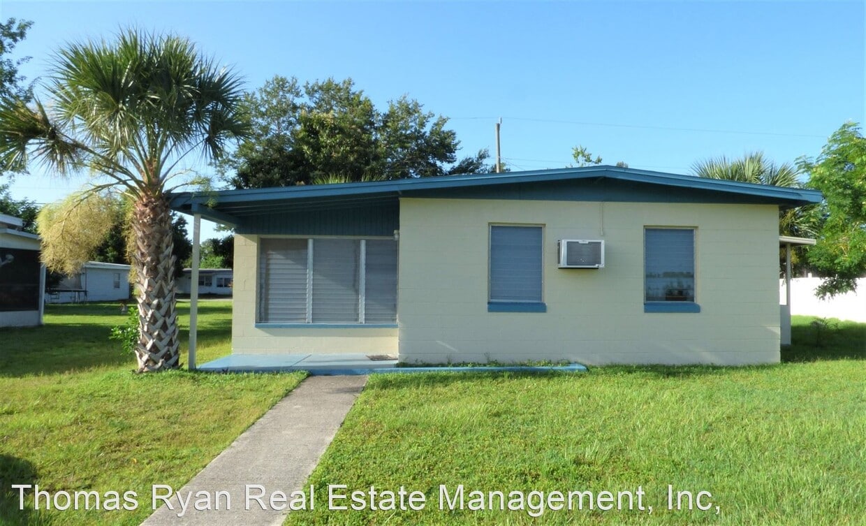 1 br, 1 bath House - 21059 Gephart Ave